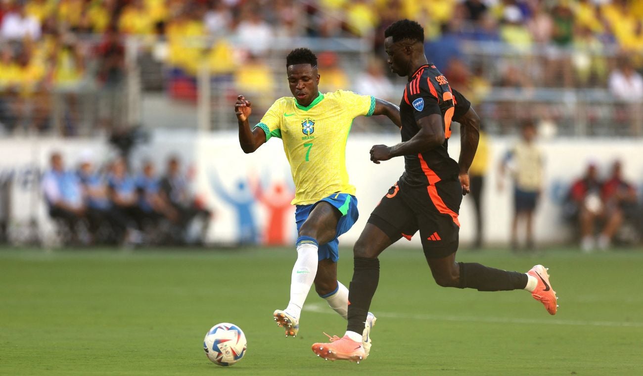 Davinson jugando contra Brasil en Copa América