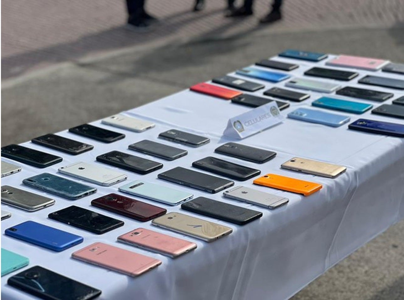 Un hombre murió al caer del piso 16 del edificio en donde se cometía el ilícito.