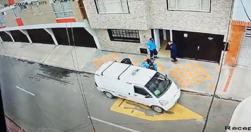 Ocho delincuentes disfrazados de contratistas de Codensa robaron una empresa en Bogotá