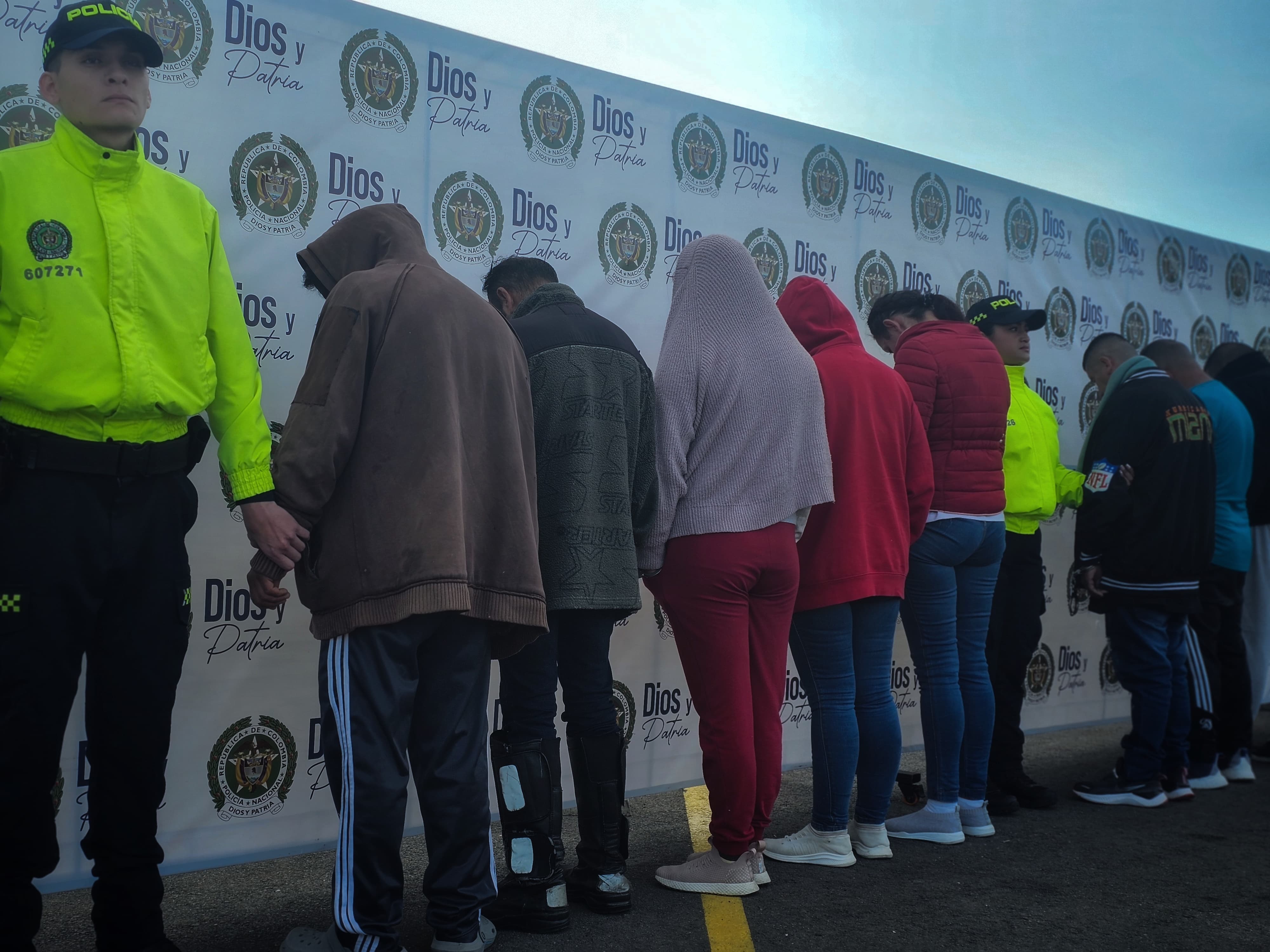 Integrantes banda denominada "La 108"