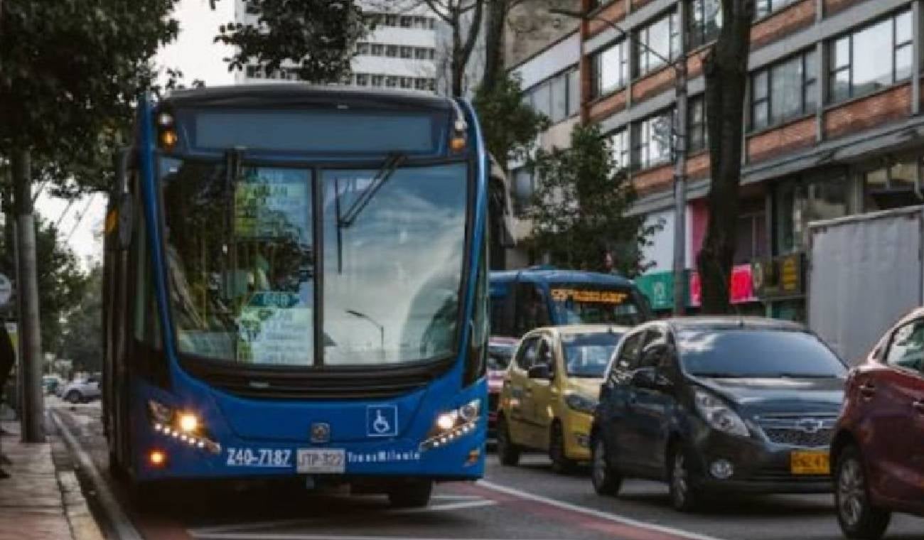 Invadir carril exclusivo