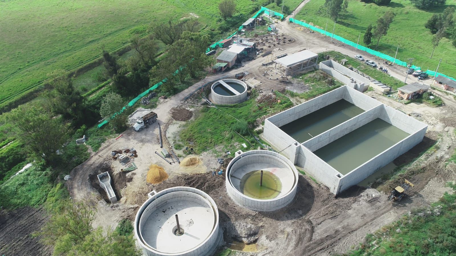 Plantas de tratamiento para purificar el agua del río Bogotá