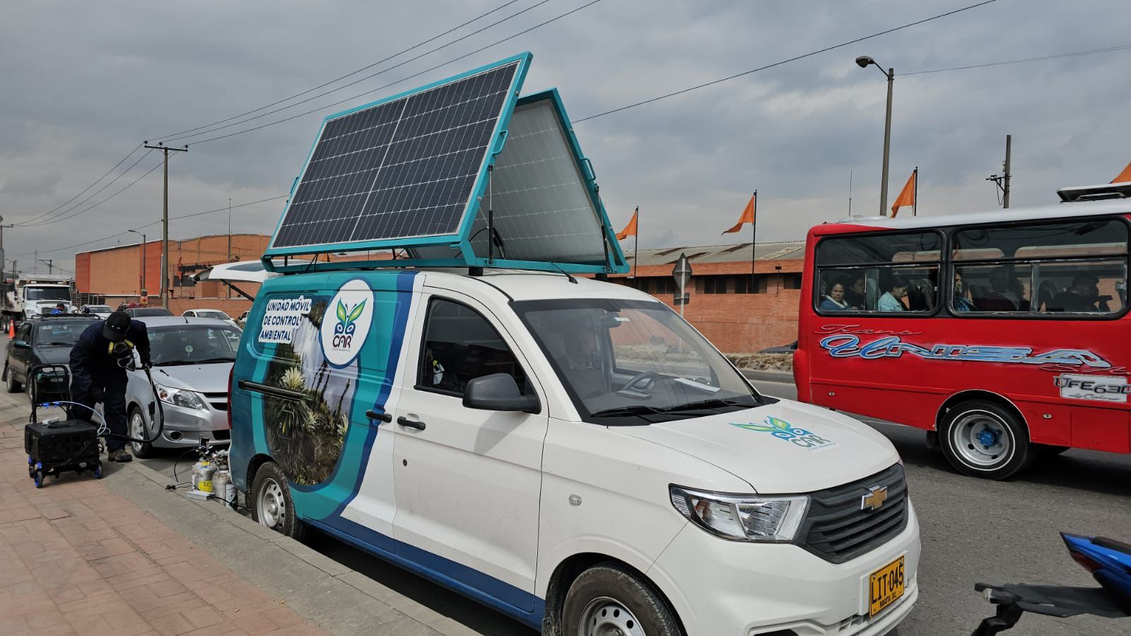 Vehículos para medir contaminación del aire - CAR Cundinamarca