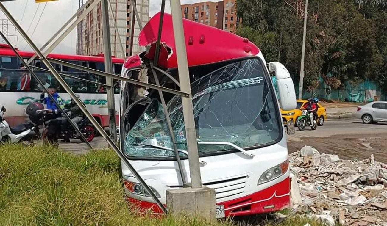 Choque de buseta en Soacha