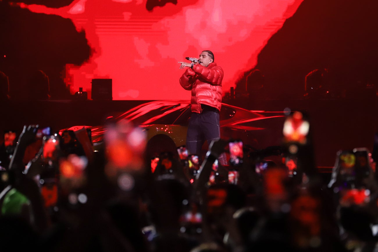 Ryan Castro en concierto en el Movistar Arena