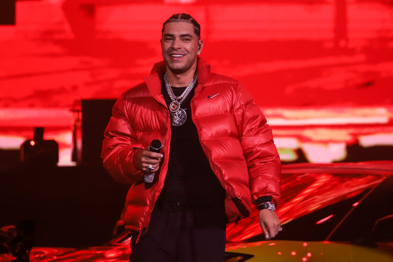 Ryan Castro en concierto en el Movistar Arena