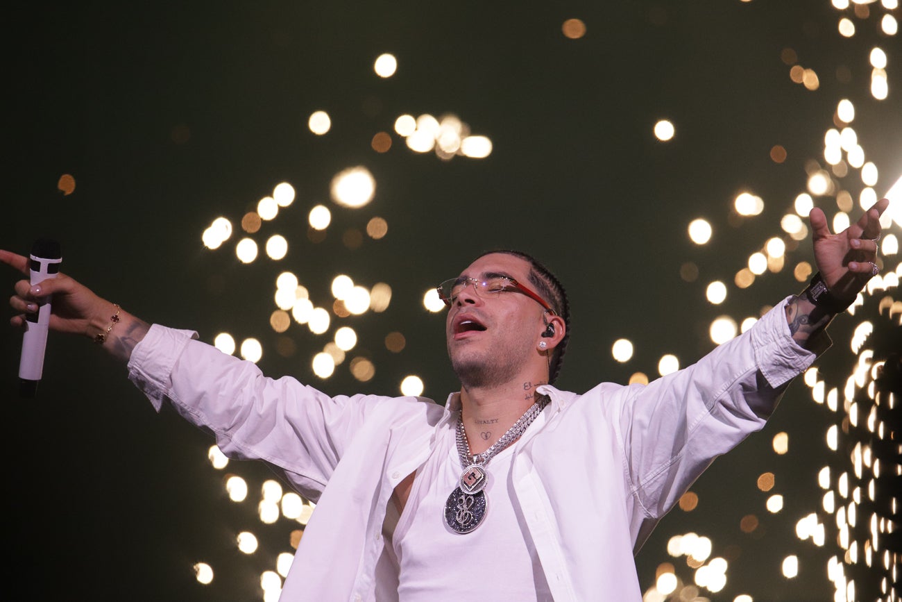 Ryan Castro en concierto en el Movistar Arena