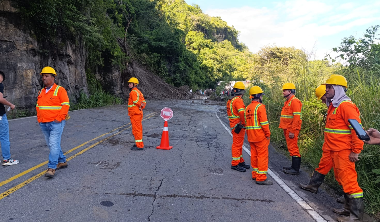 Carril en la vía Bucaramanga - Bogotá