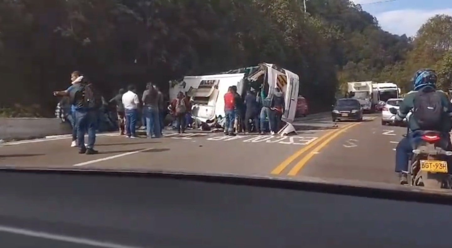 Grave accidente en la vía Bogotá - La Mesa