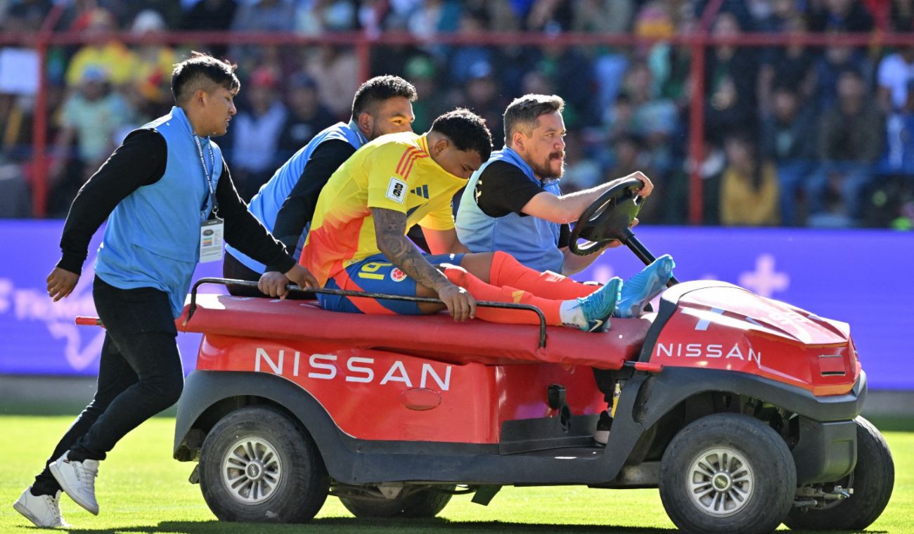 Roger Martínez sale lesionado