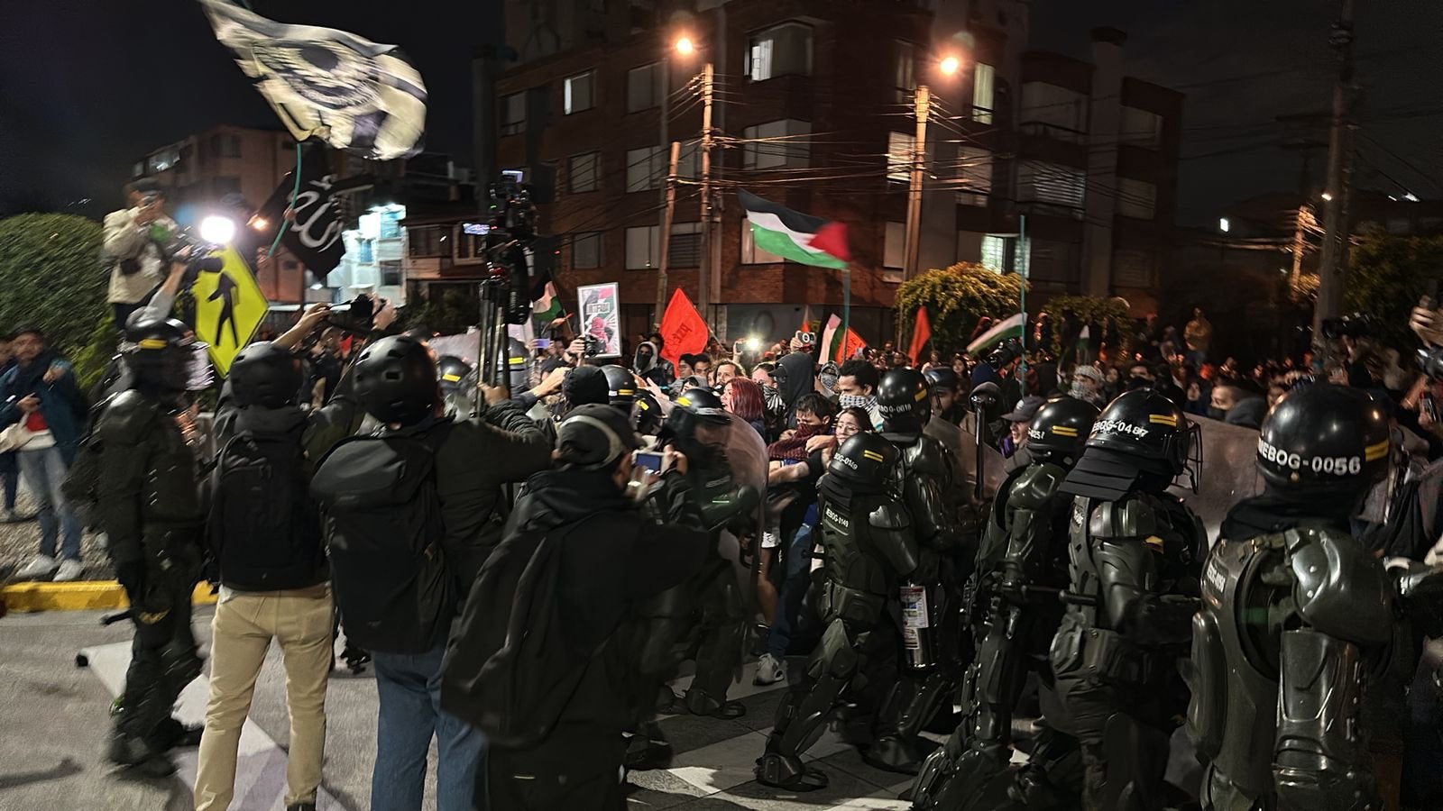 Disturbios en la embajada de Estados Unidos