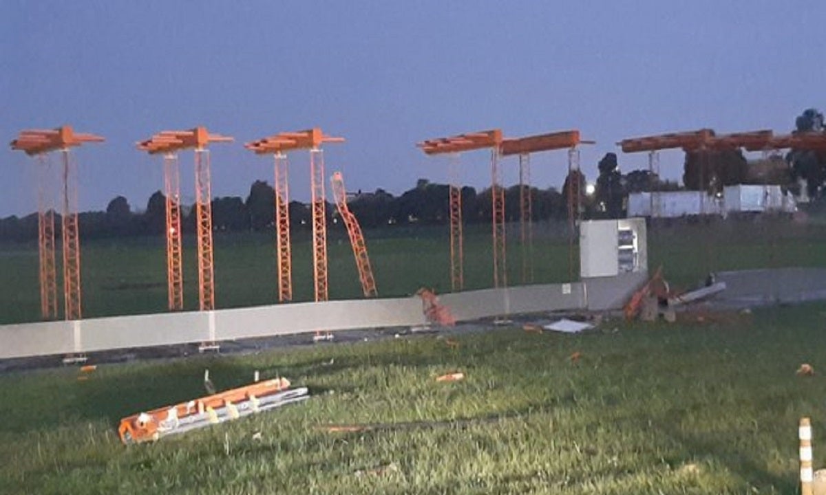 Avión golpeó torre