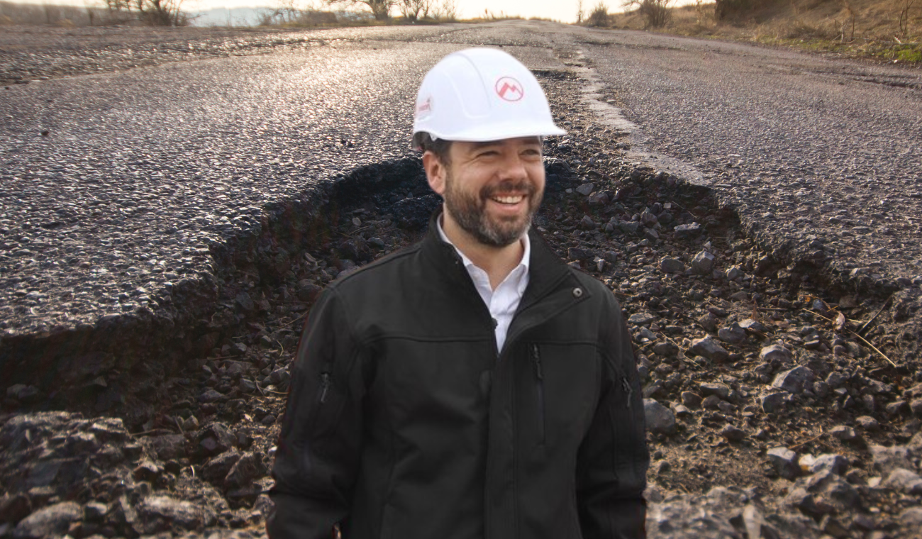 Galán tapando huecos