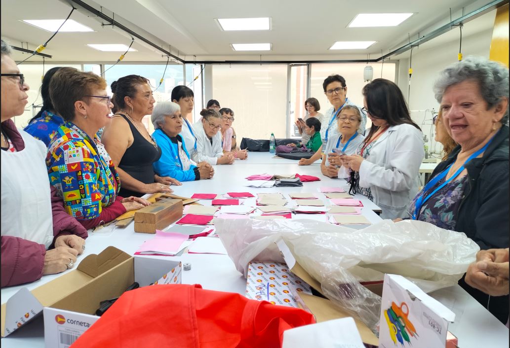 Adultos mayores que se gradúan