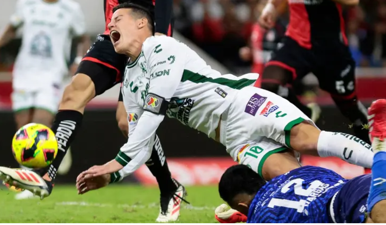 Capitán y goleador: así fue el brillante estreno de James en León