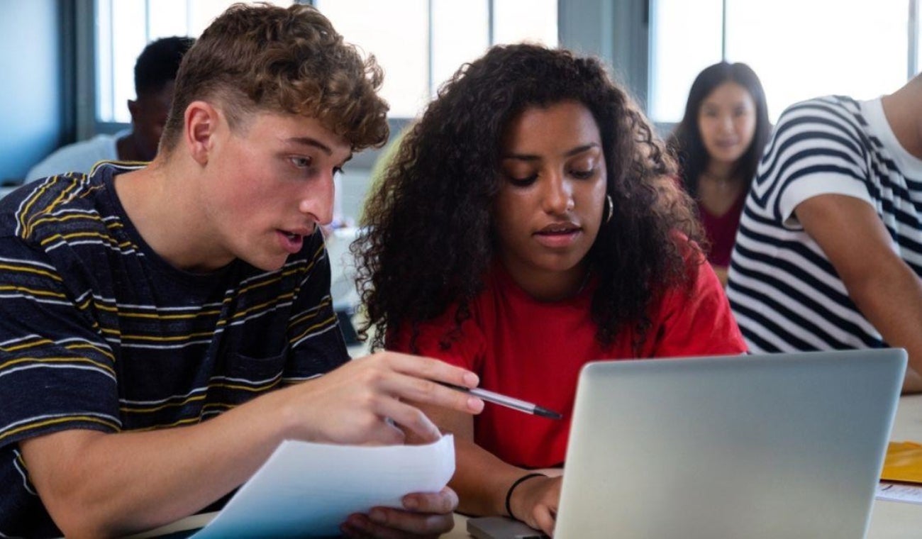 Miles de estudiantes tendrán como estudiar en la universidad