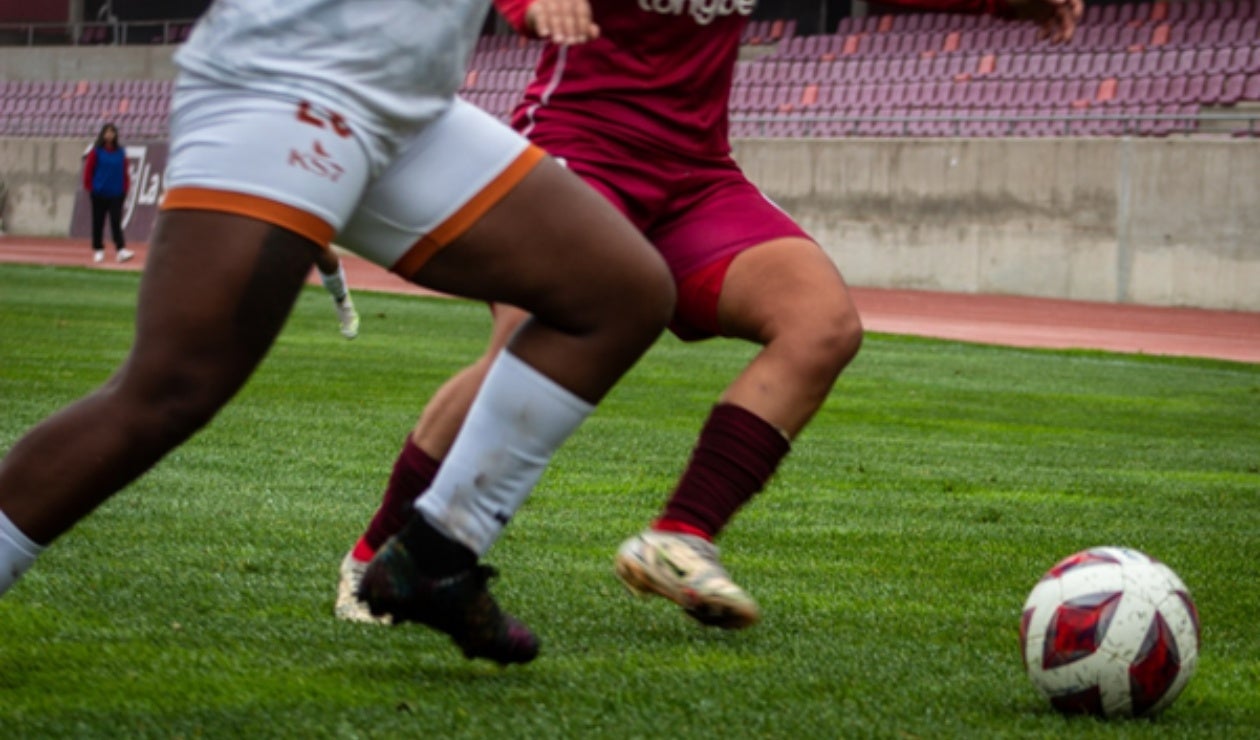 Jugadores con el balón