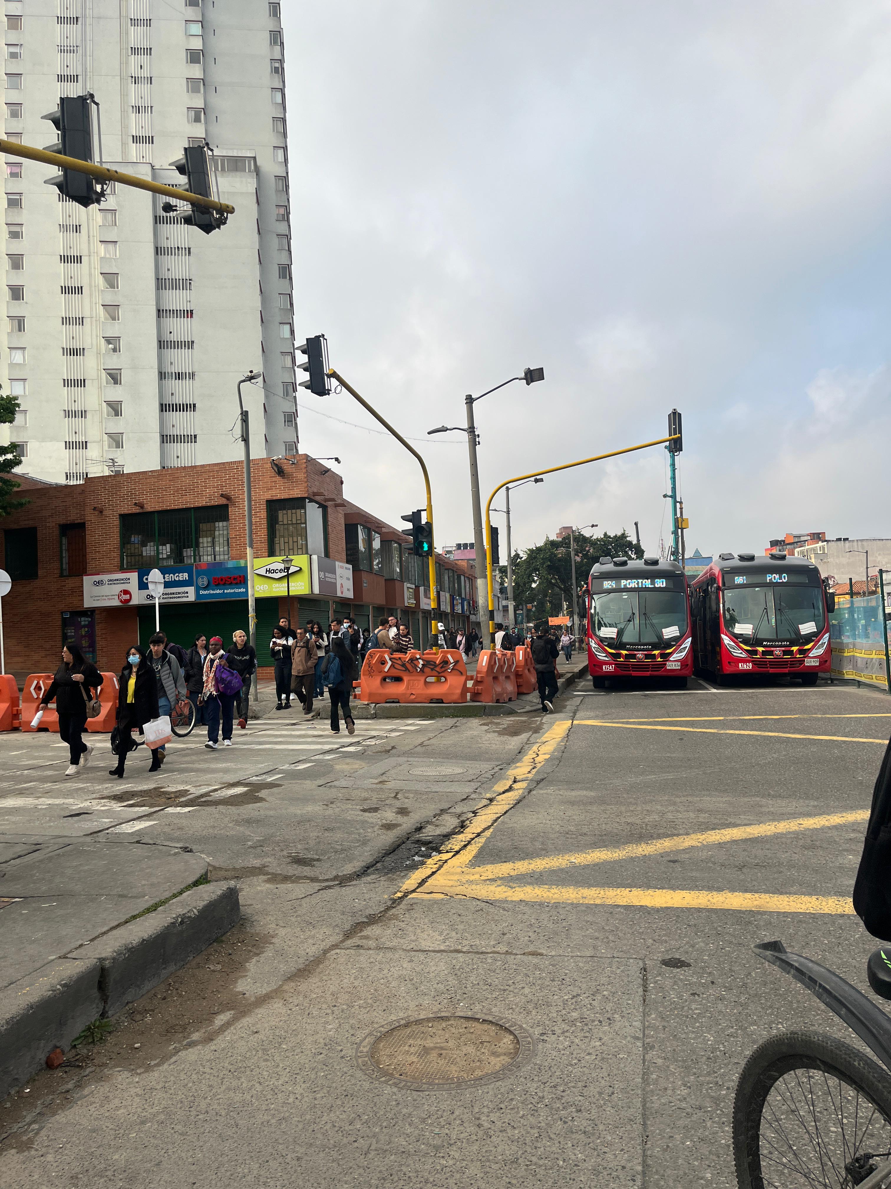 Bloqueos de vía por parte de los trabajadores del Metro de Bogotá