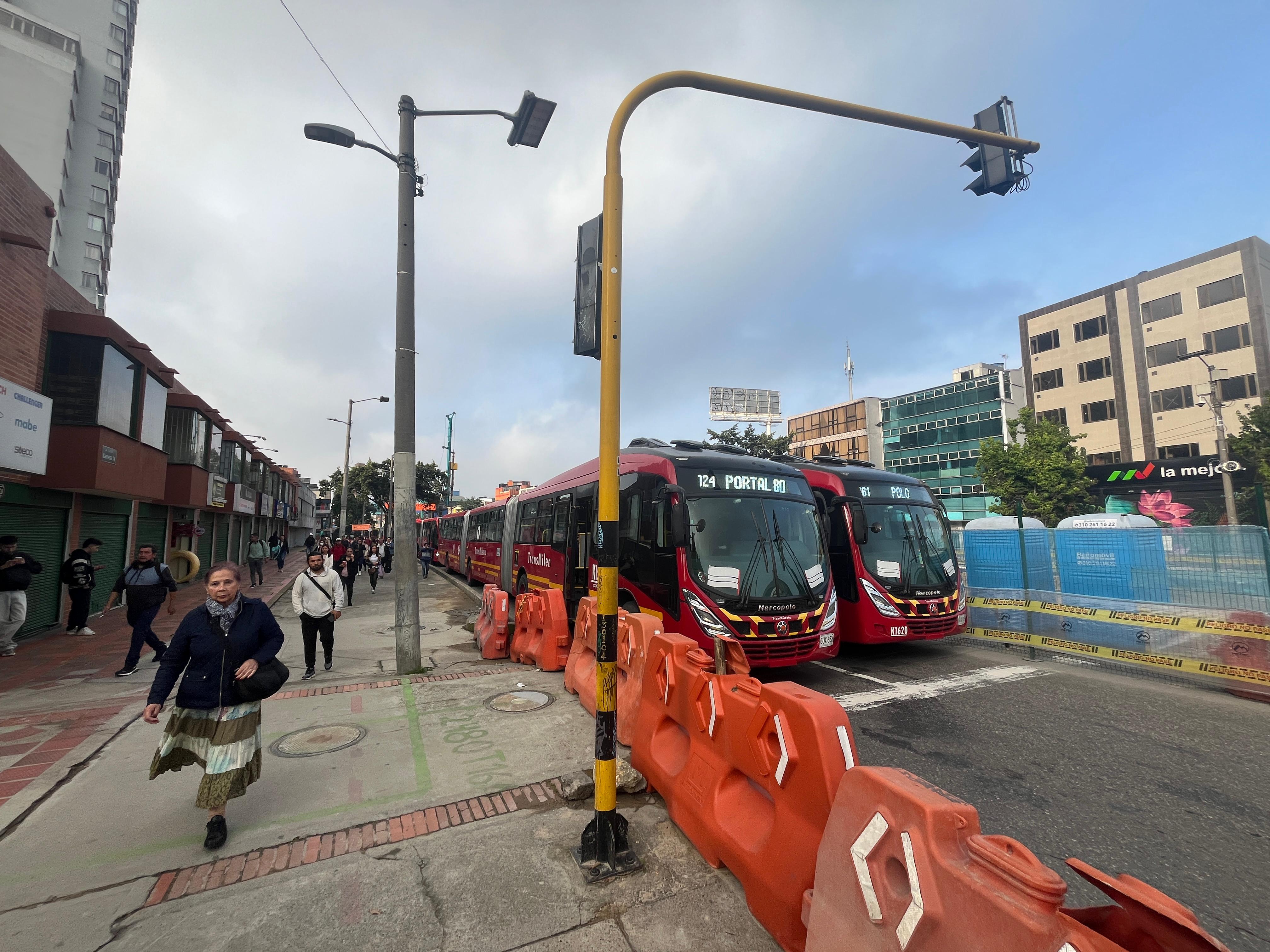 Bloqueos de vía por parte de los trabajadores del Metro de Bogotá