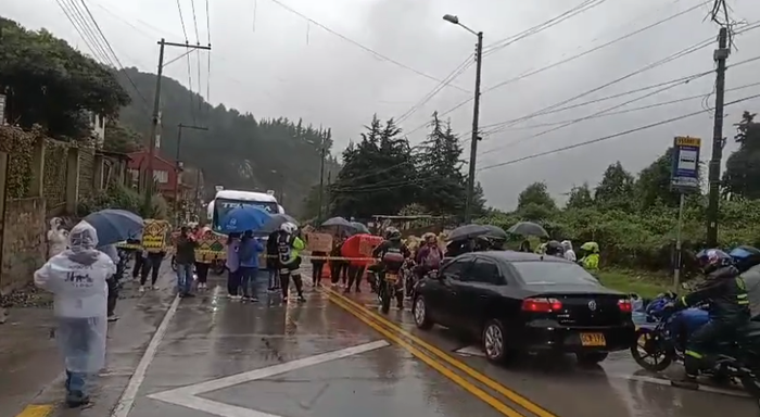 Bogotá arrancó el día con trancones y bloqueos: salir será un complique