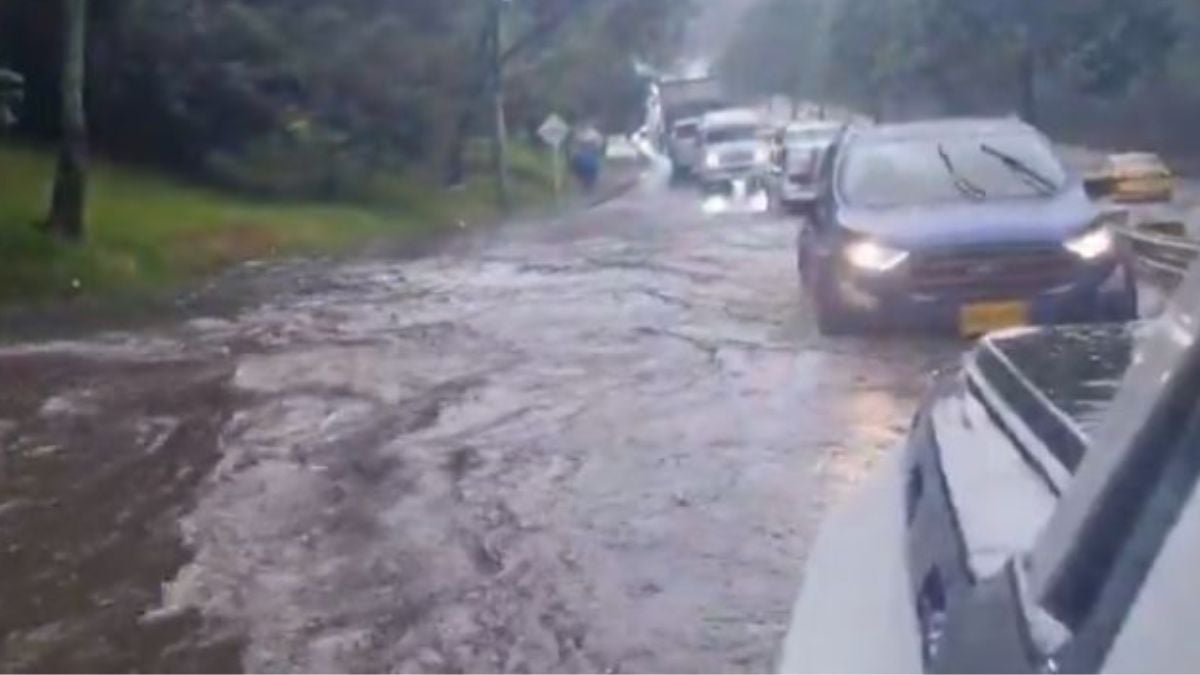 [VIDEO] Tráfico en Bogotá colapsa por fuertes lluvias