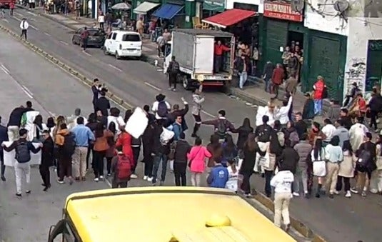 Usuarios de TransMilenio sufren por bloqueos: pilas con desvíos y cierres