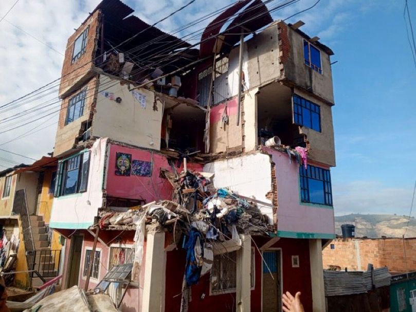 Vivienda en Soacha colapsa y deja tres personas heridas