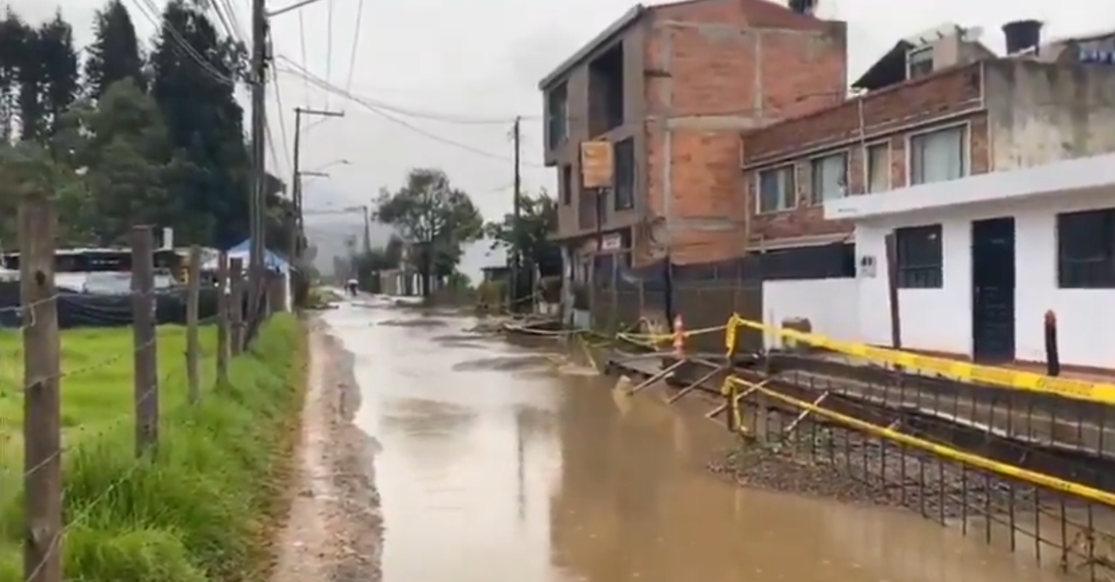 Lluvias le dañaron todo a familias en Cajicá: autoridades responden por casas vueltas nada