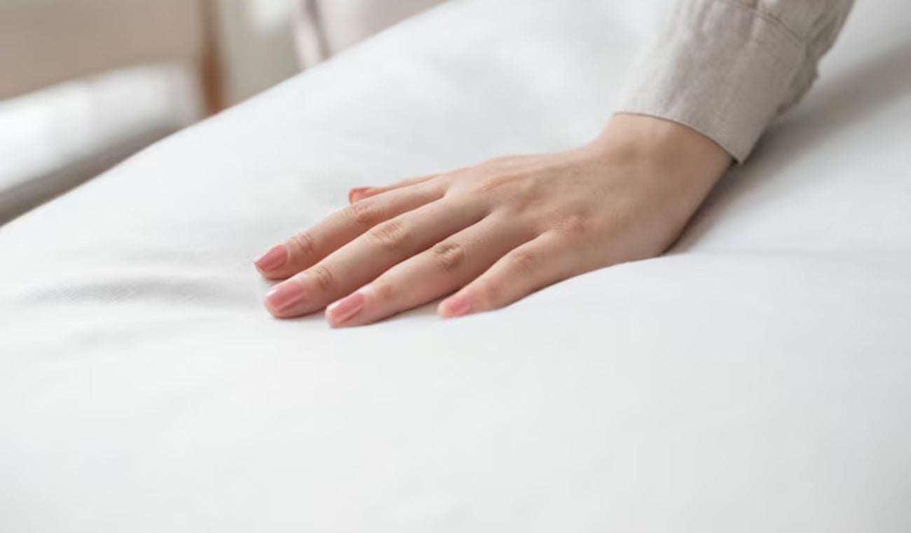 ¿Cómo limpiar un colchón y quitarle las manchas?