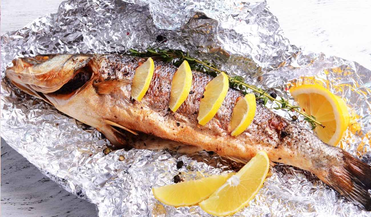 Pescado con papel aluminio