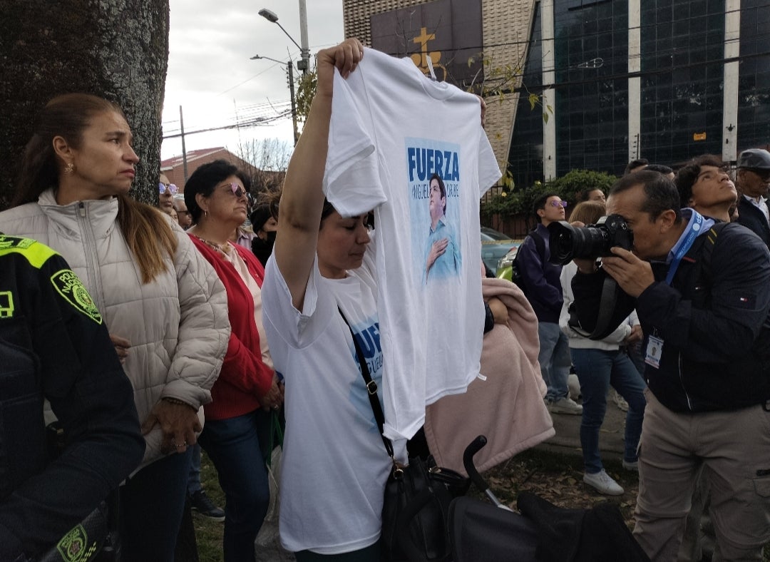 Oración para pedir por la salud del senador Miguel Uribe Turbay.