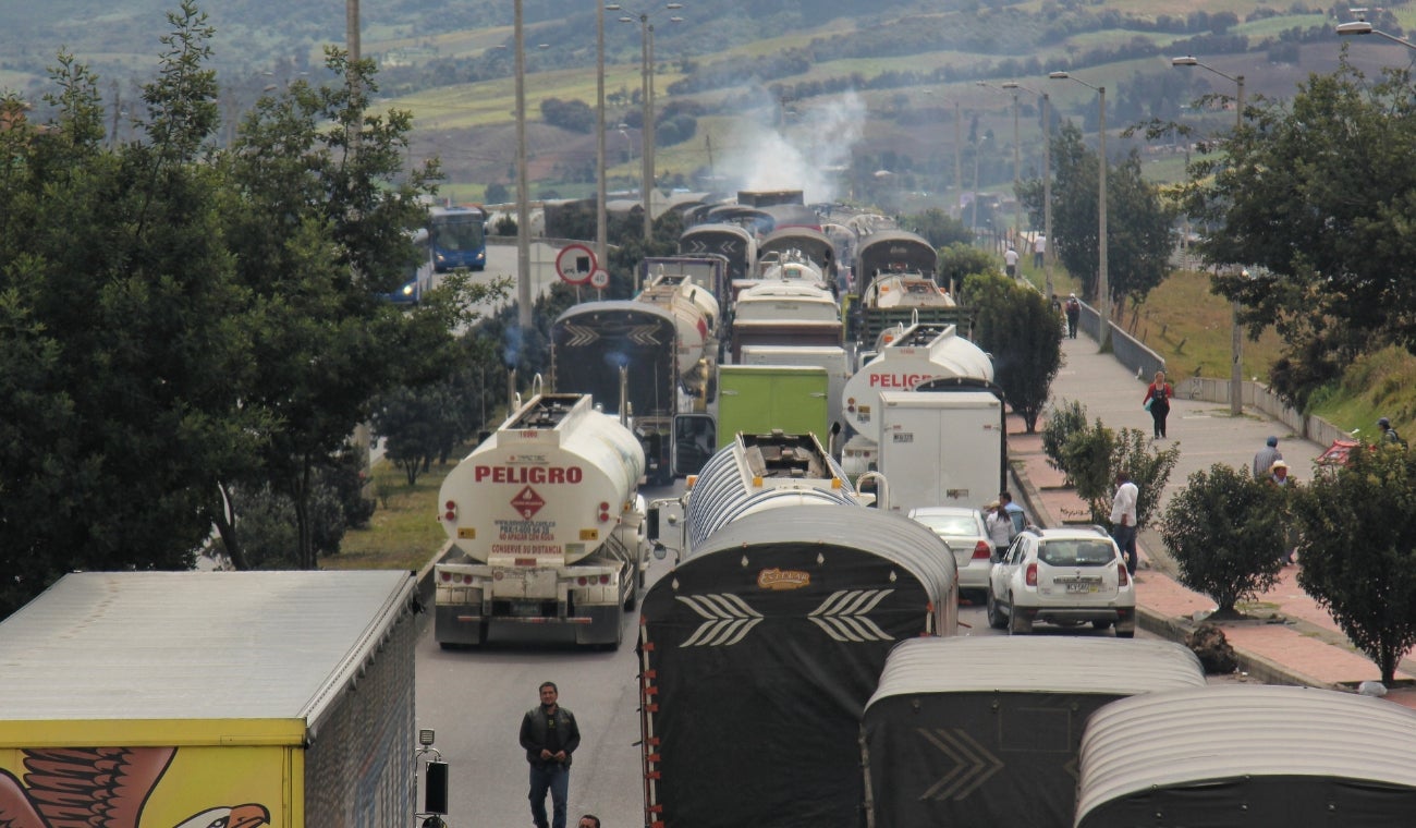 Calle 80 en caos por accidente vial