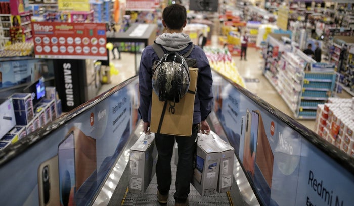 Cobros adicionales a la hora de pagar con tarjetas