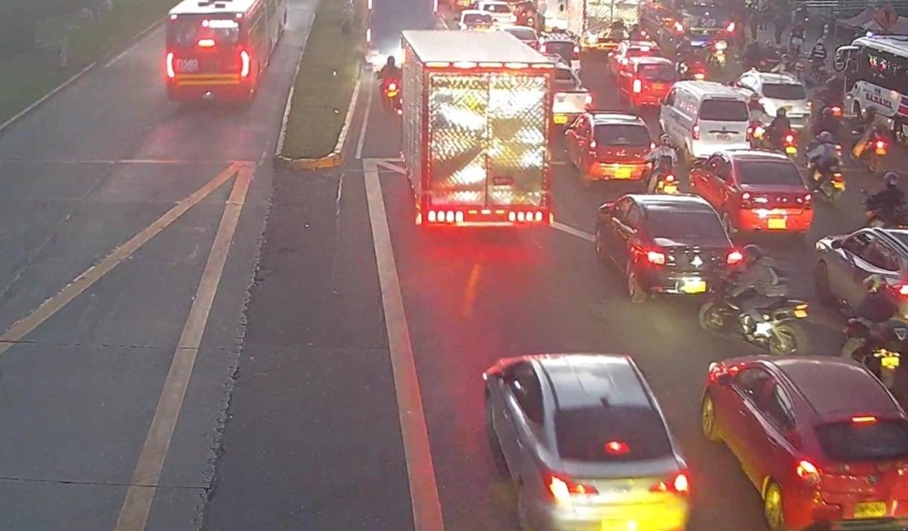 Monumental trancón en Puente Aranda: movilidad colapsó en plena hora pico