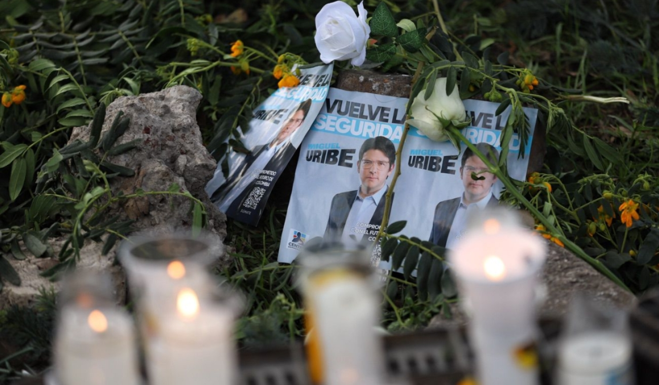 Velatón por la salud de Miguel Uribe Turbay