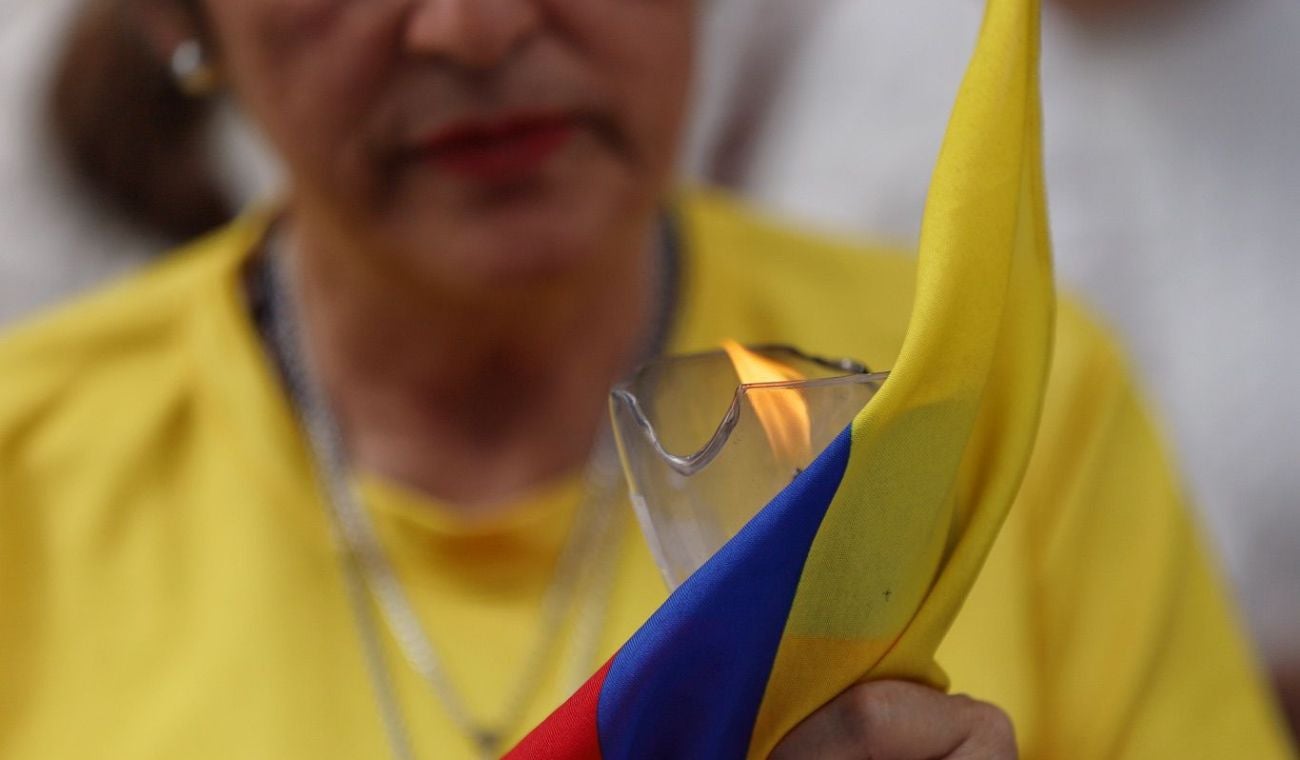 Misa por Miguel Uribe a las afueras de la Clínica Santa Fe