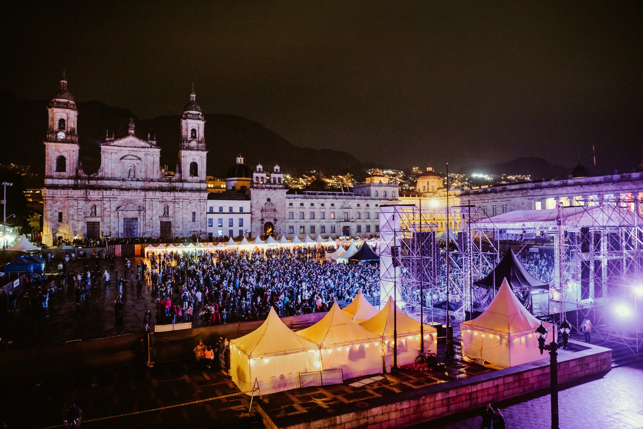 Monumentum sacude Bogotá con su franja académica y fiesta electrónica
