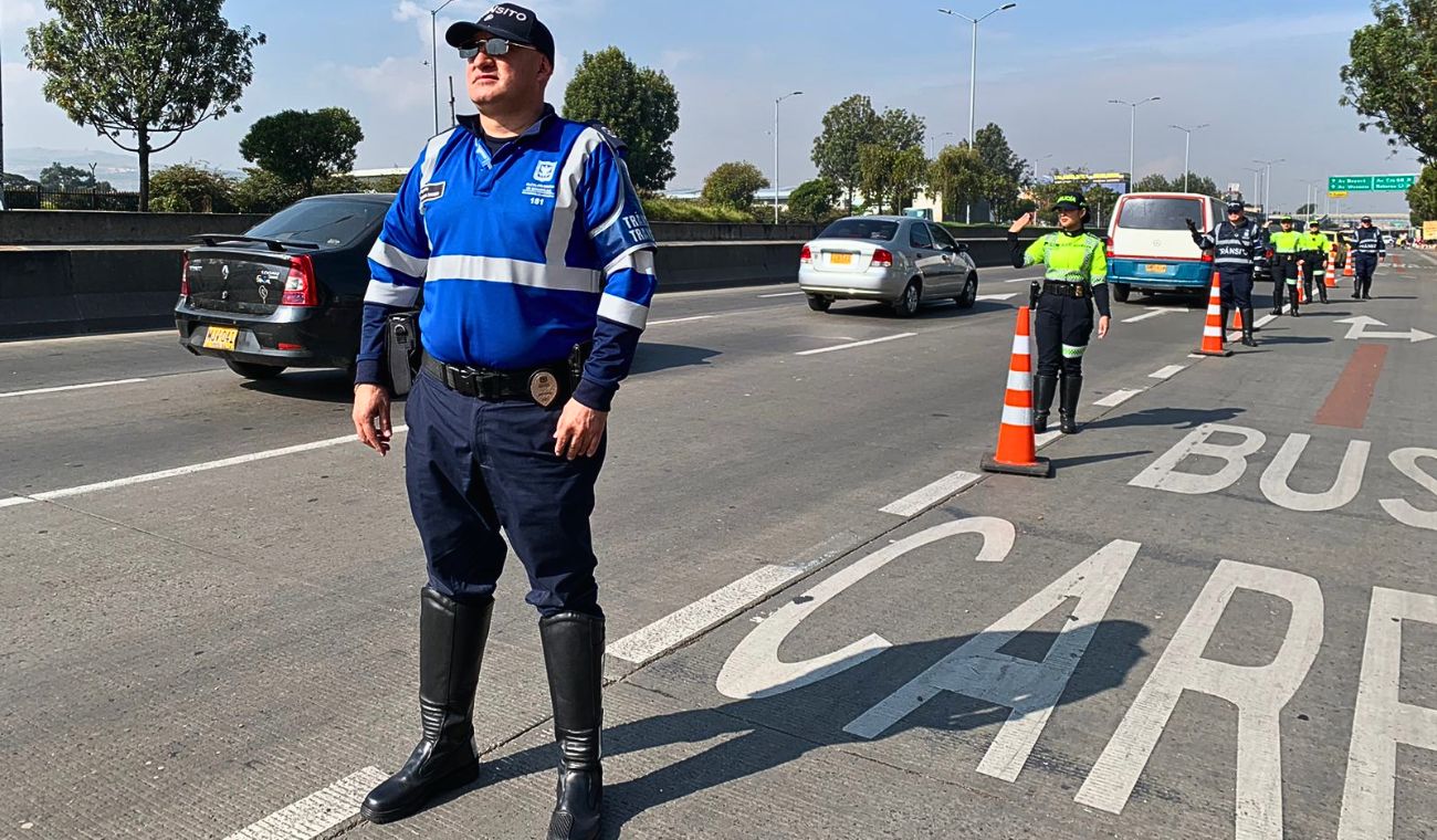 Kit de carretera incompleto le podría dañar el paseo: esto exigen por ley