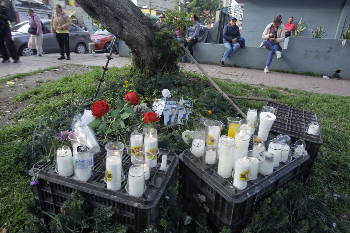 Velatón por la salud de Miguel Uribe Turbay en Modelia