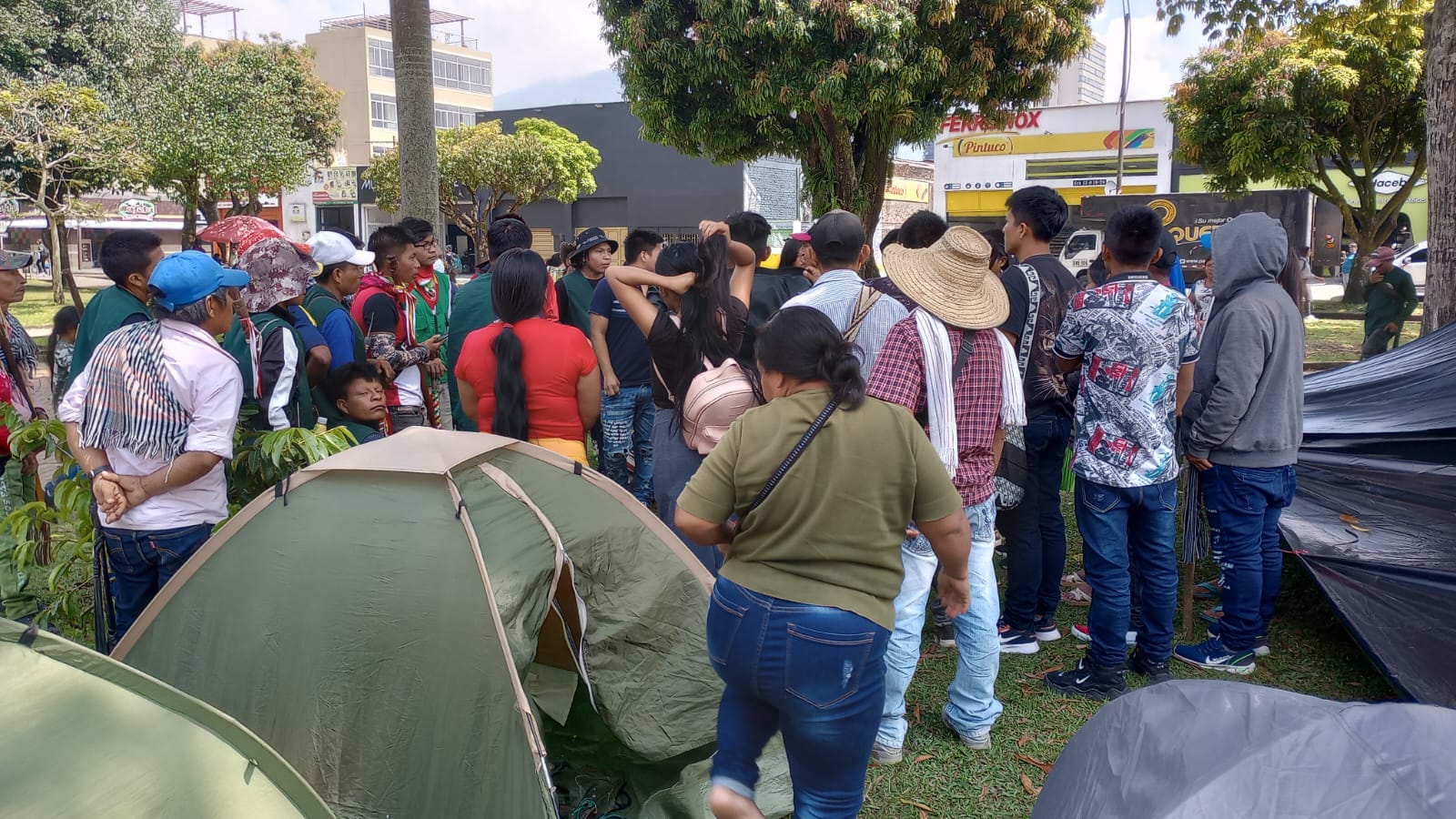 Indígenas de Risaralda invaden parques de Pereira