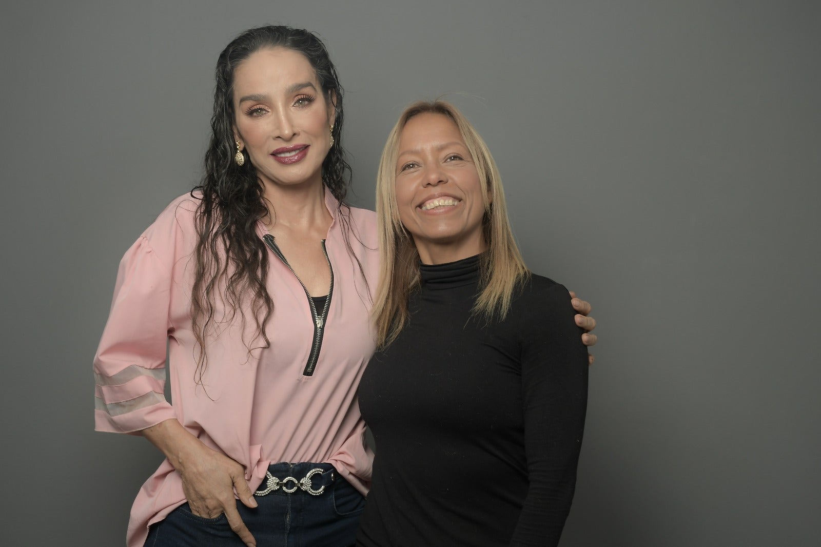 Luly Bossa, actriz y Sandra I. Corrales, escritora