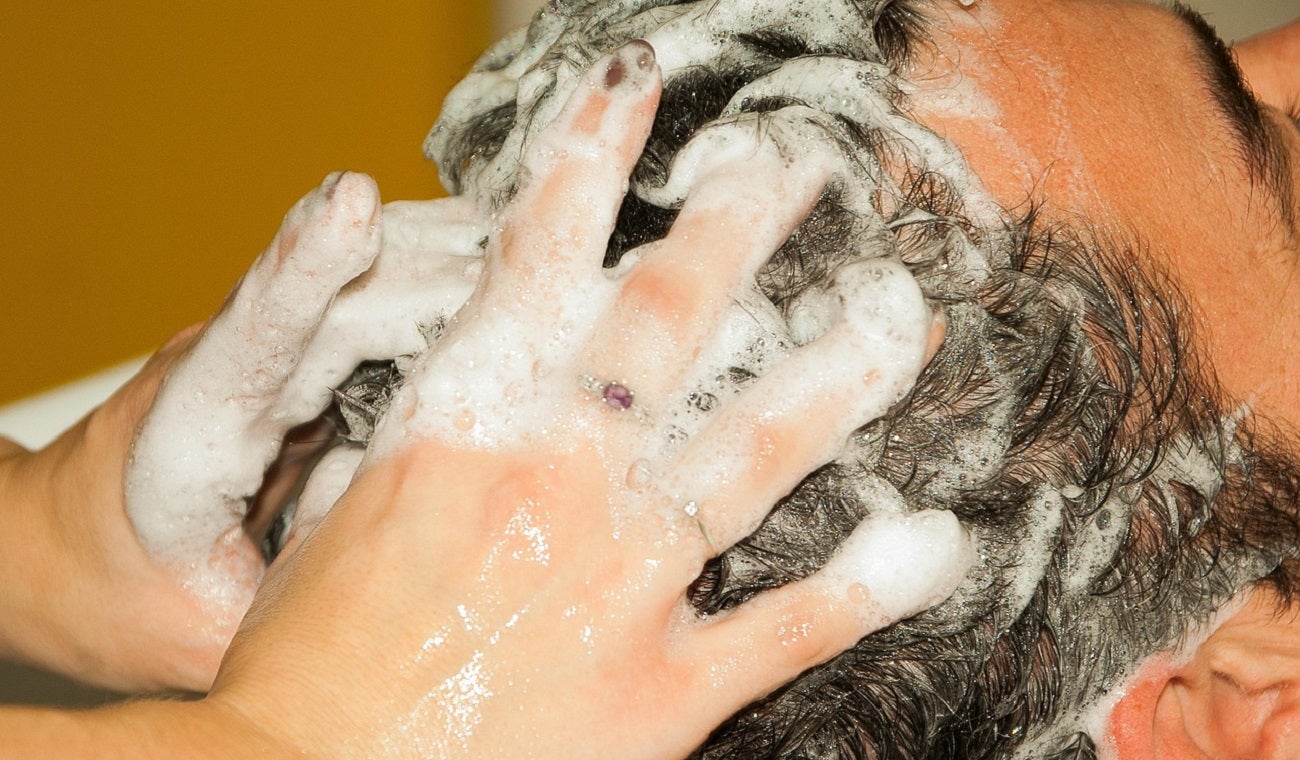 Advierten de champú contaminado