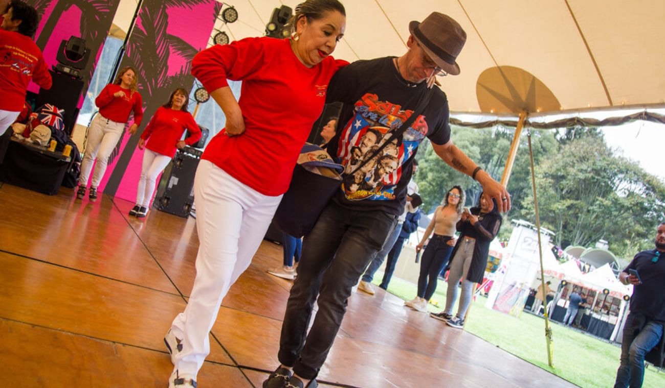 Aprenda a bailar salsa y bachata gratis en Bogotá: podrá sacar los prohibidos