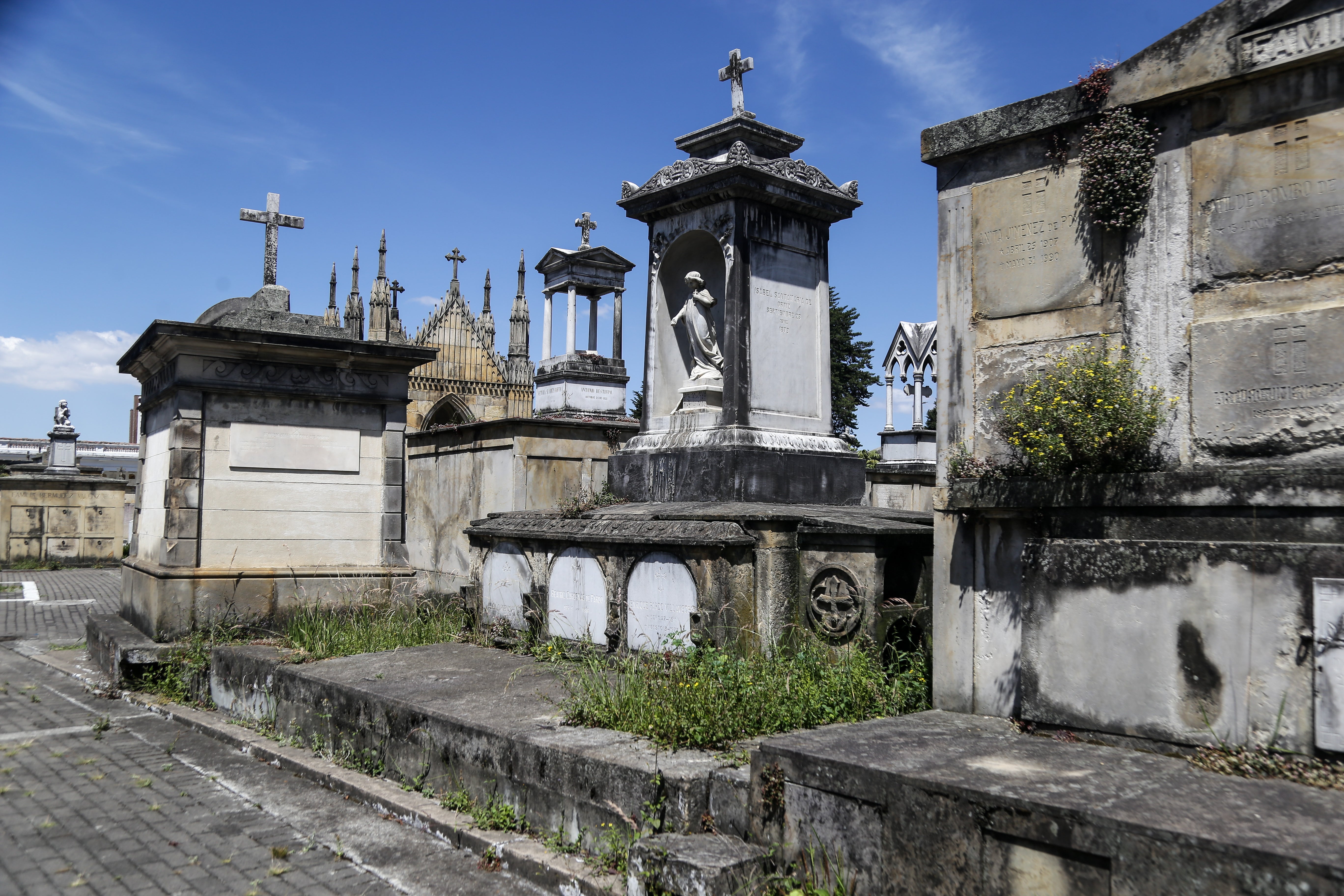 Cementerios distritales hacen llamado urgente parientes de los fallecidos tendrán que bajarse de buena plata