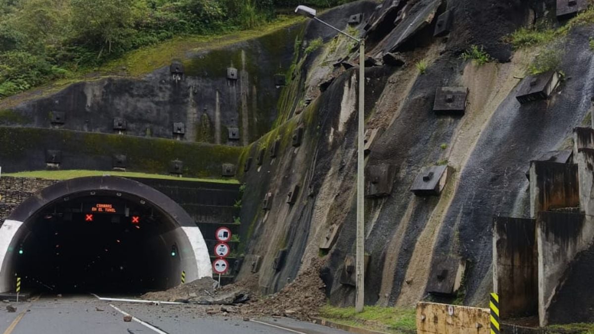 Cierre en la vía Bogotá ‑ Villavicencio por deslizamientos: viajeros preocupados