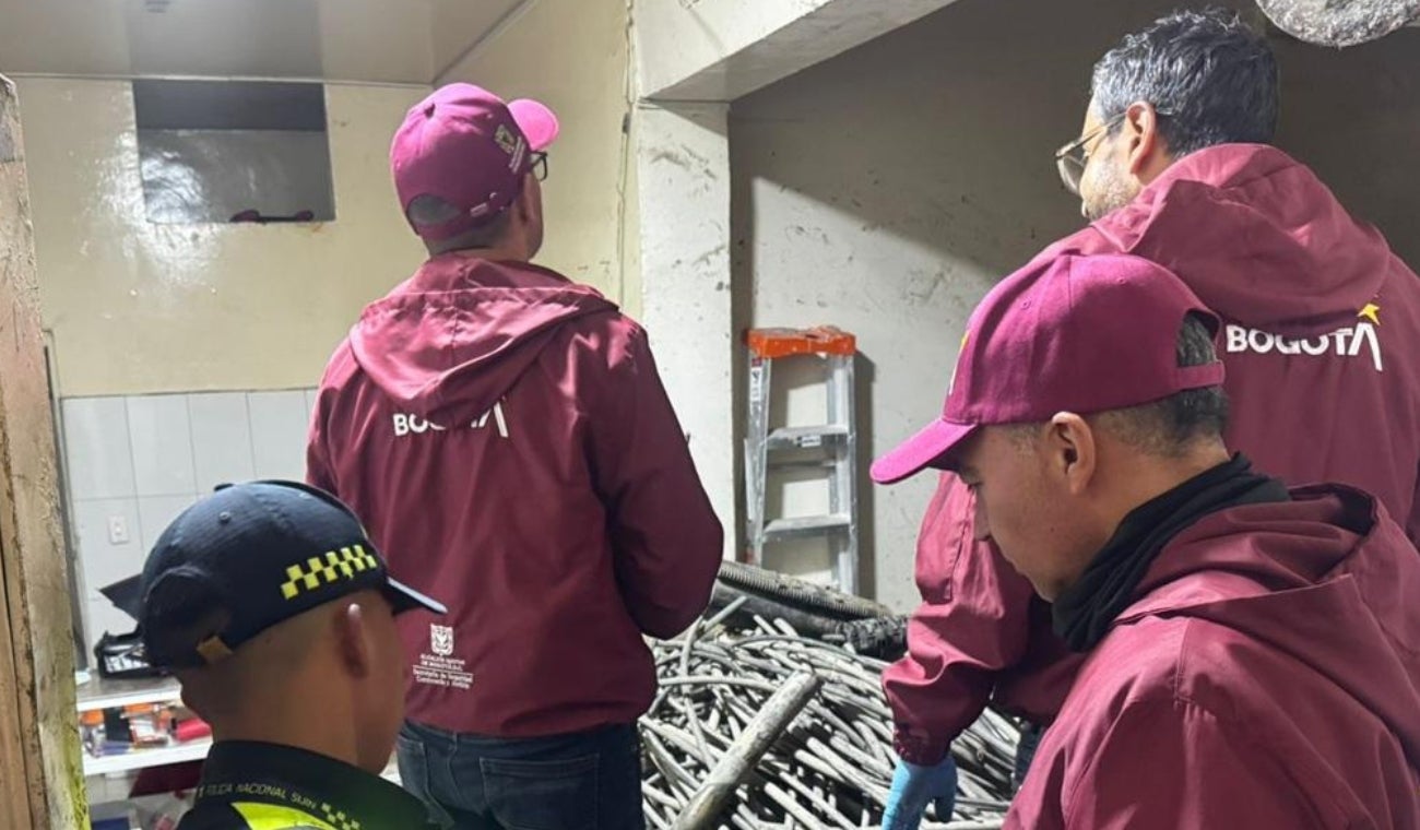 Desmantelan bodega de reciclaje