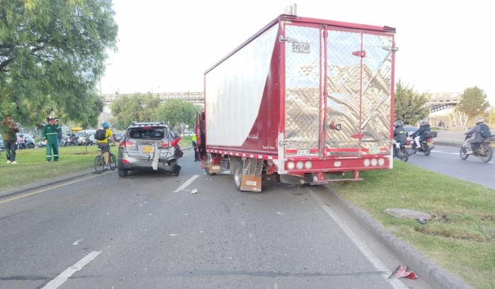 Fontibón amaneció vuelto nada: choques tienen el tráfico paralizado y a los conductores desesperados