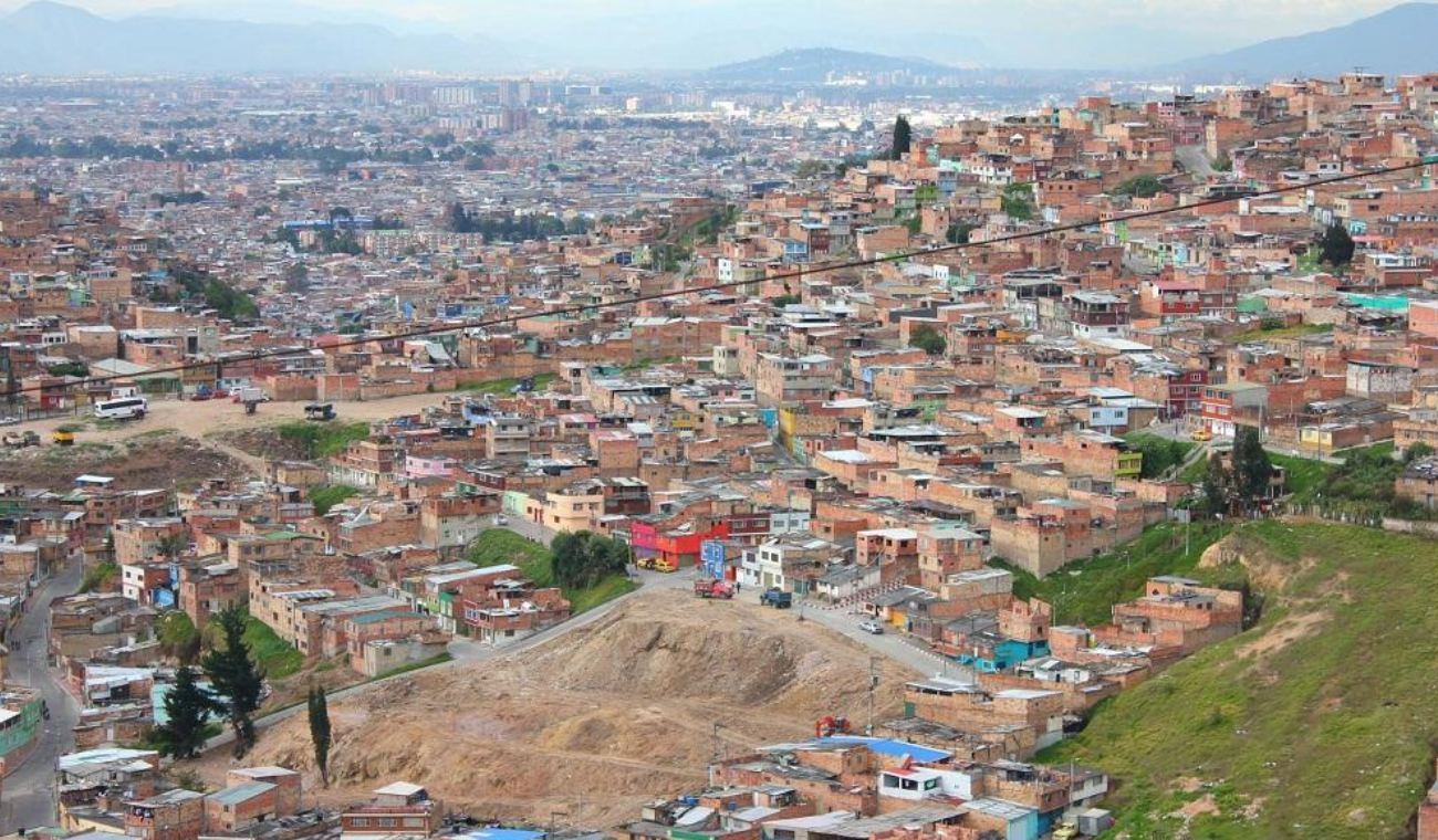Barrios de Bogotá recibirán apoyo para arreglar sus casas: familias están dichosas