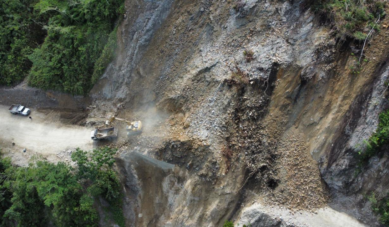 Impresionante deslizamiento deja incomunicados a muchos habitantes en Cundinamarca