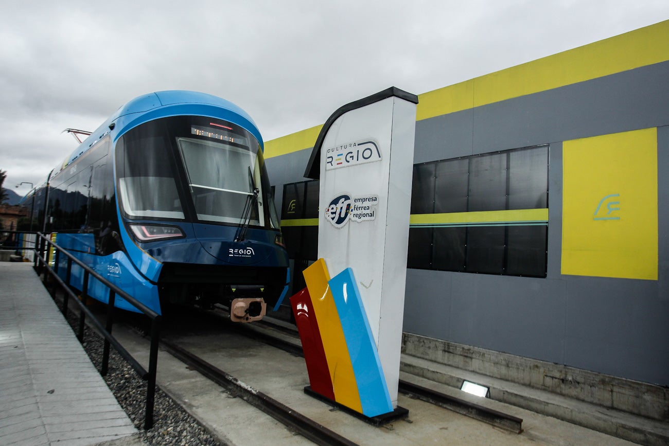 Vagón Regiotram de occidente